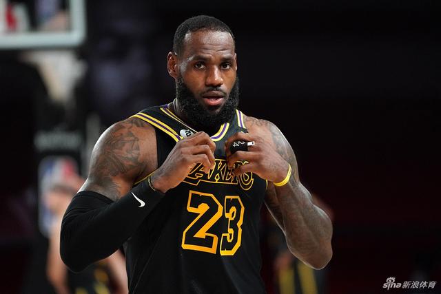 一夜NBA3大消息！姚明恩师逝世，库里牵手李宁，文班将签超级合同